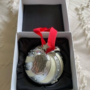 Pandora Christmas ball gift box ornament